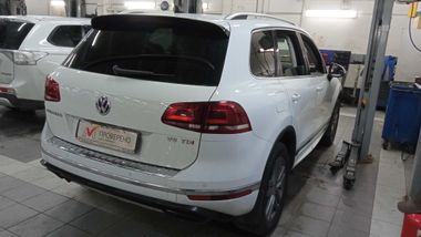 Volkswagen Touareg 2016 года, 230 884 км - вид 3