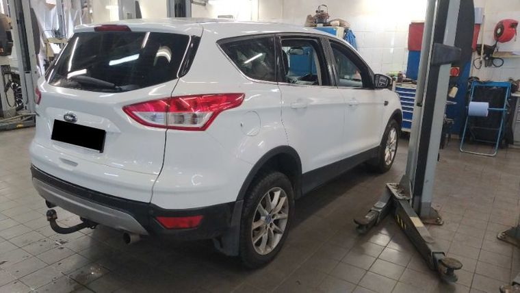 Ford Kuga 2015 года, 143 552 км - вид 3