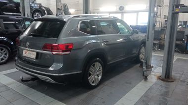 Volkswagen Teramont 2018 года, 150 292 км - вид 3