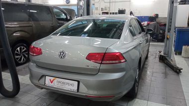 Volkswagen Passat 2016 года, 153 533 км - вид 3