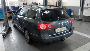 Volkswagen Passat 2009 года, 323 018 км - вид 4