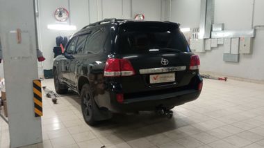 Toyota Land Cruiser 2010 года, 347 738 км - вид 5