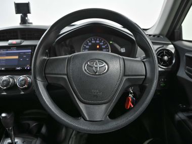 Toyota Corolla Axio 2017 года, 135 403 км - вид 8