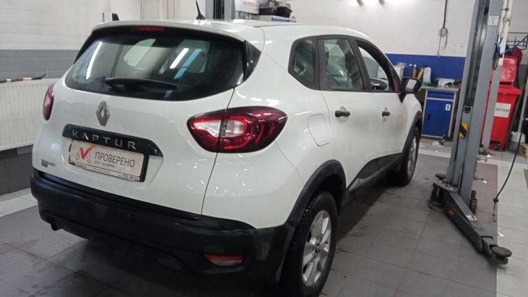 Renault Kaptur 2017 года, 75 655 км - вид 3
