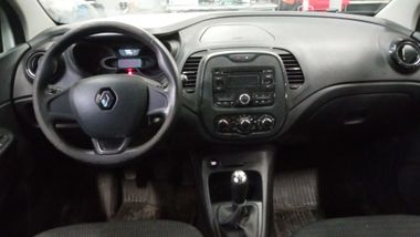 Renault Kaptur 2017 года, 75 655 км - вид 5