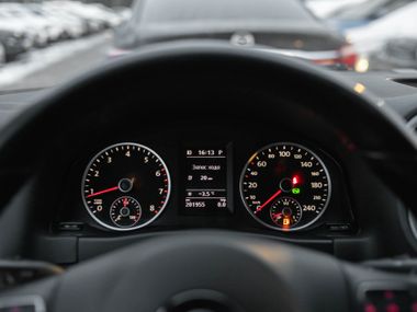 Volkswagen Tiguan 2013 года, 201 673 км - вид 5