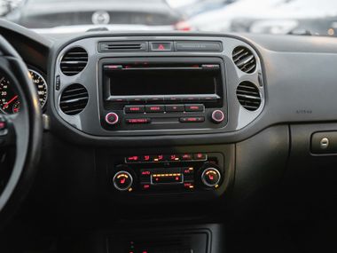 Volkswagen Tiguan 2013 года, 201 673 км - вид 8