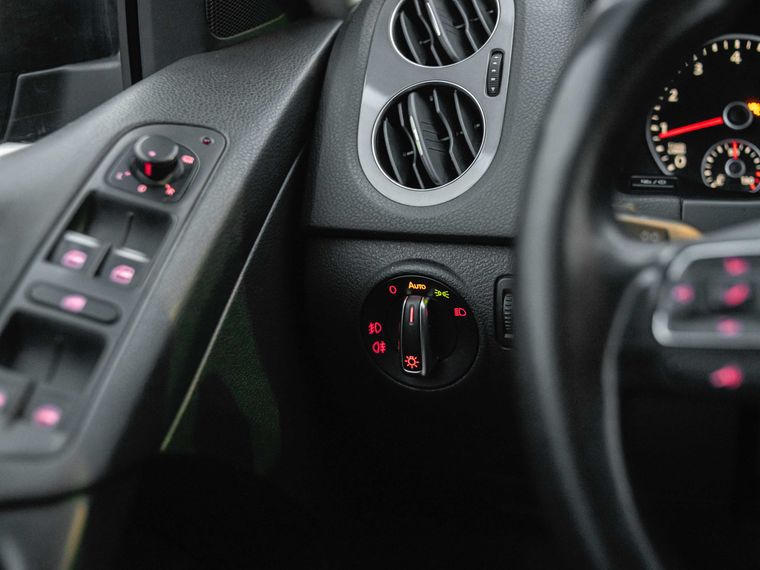 Volkswagen Tiguan 2013 года, 201 673 км - вид 11