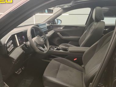 Volkswagen Tiguan L 2024 года, 10 км - вид 13