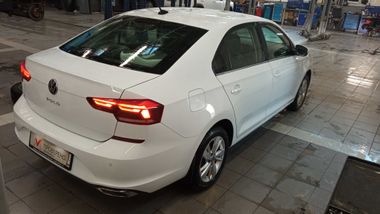 Volkswagen Polo 2021 года, 68 000 км - вид 3