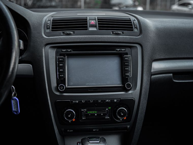 Skoda Octavia 2012 года, 262 283 км - вид 8