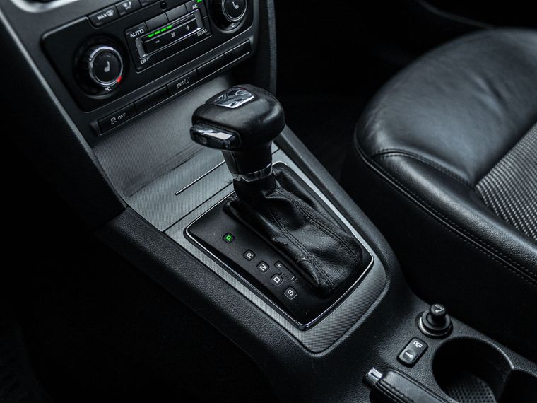 Skoda Octavia 2012 года, 262 283 км - вид 9