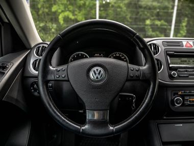 Volkswagen Tiguan 2010 года, 265 739 км - вид 6