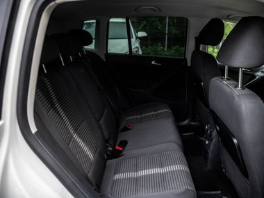 Volkswagen Tiguan 2010 года, 265 739 км - вид 11