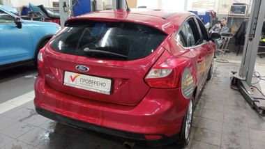 Ford Focus 2013 года, 240 000 км - вид 3