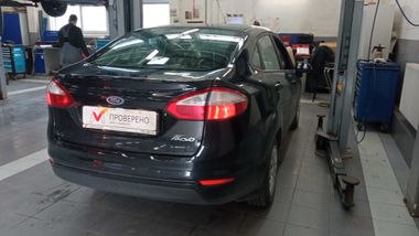 Ford Fiesta 2015 года, 145 346 км - вид 3