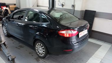 Ford Fiesta 2015 года, 145 346 км - вид 4