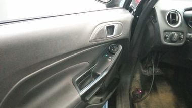 Ford Fiesta 2015 года, 145 346 км - вид 6