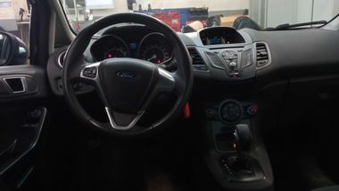 Ford Fiesta 2015 года, 145 346 км - вид 8