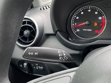 Audi A1 2011 года, 104 815 км - вид 8
