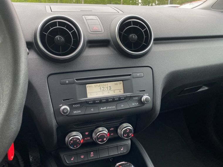 Audi A1 2011 года, 104 815 км - вид 11