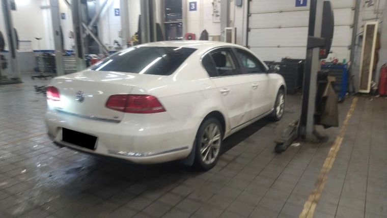 Volkswagen Passat 2013 года, 248 000 км - вид 3