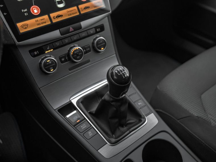 Volkswagen Passat 2013 года, 248 000 км - вид 8