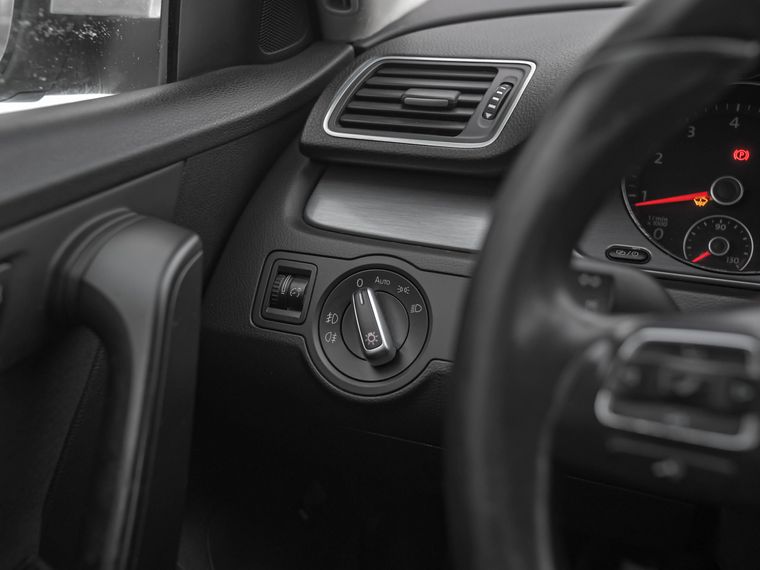 Volkswagen Passat 2013 года, 248 000 км - вид 10