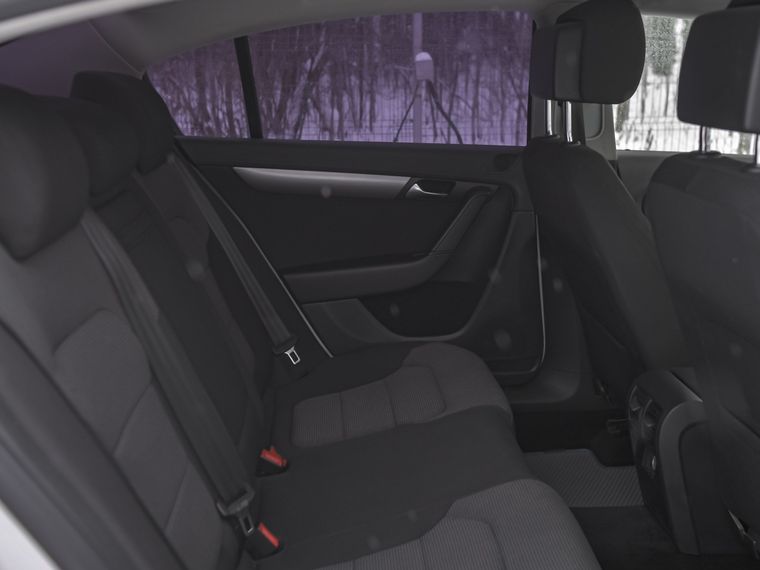Volkswagen Passat 2013 года, 248 000 км - вид 11
