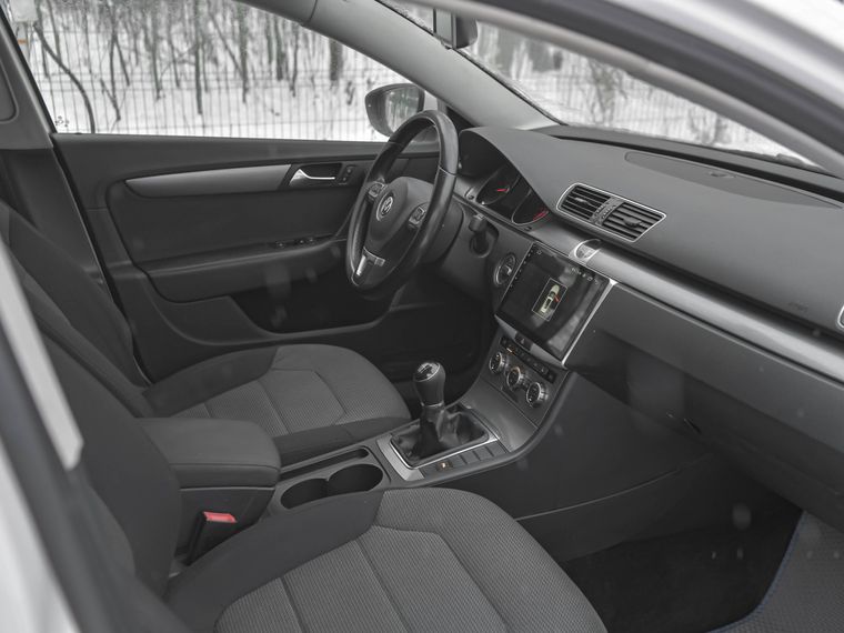 Volkswagen Passat 2013 года, 248 000 км - вид 12
