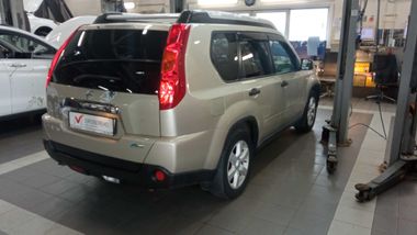 Nissan X-Trail 2010 года, 240 000 км - вид 4