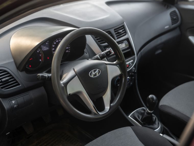 Hyundai Solaris 2012 года, 236 281 км - вид 6