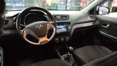 KIA Rio 2015 года, 109 346 км - вид 5