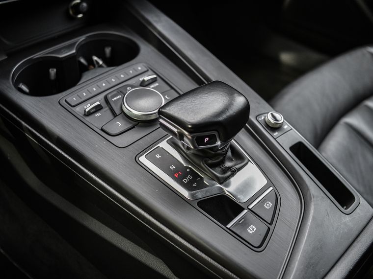 Audi A4 2017 года, 178 500 км - вид 10