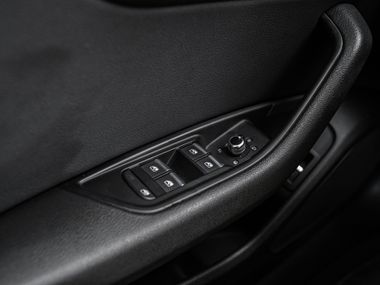 Audi A4 2017 года, 178 500 км - вид 11