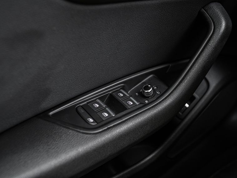 Audi A4 2017 года, 178 500 км - вид 11