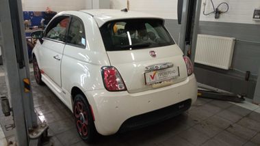 FIAT 500 2017 года, 73 552 км - вид 4