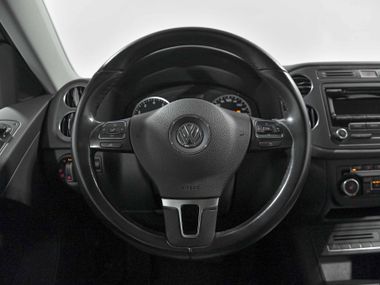 Volkswagen Tiguan 2015 года, 100 907 км - вид 10