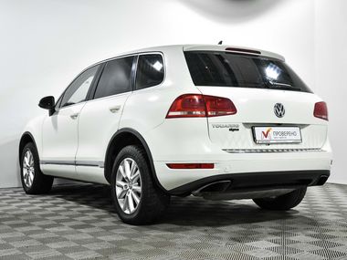 Volkswagen Touareg 2010 года, 265 944 км - вид 7