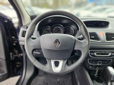 Renault Fluence 2011 года, 162 801 км - вид 9