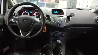 Ford Fiesta 2015 года, 109 148 км - вид 5