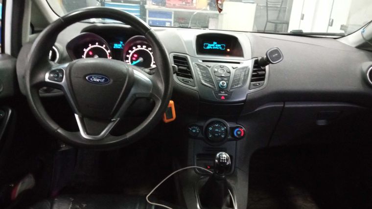 Ford Fiesta 2015 года, 109 148 км - вид 5