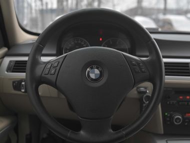 BMW 3 серия 2009 года, 253 512 км - вид 6