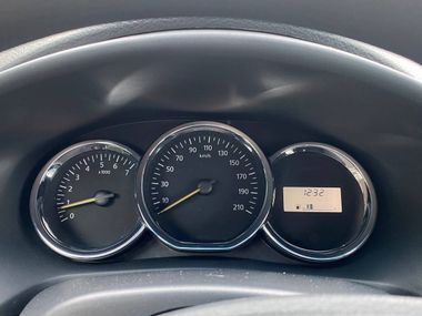 Renault Sandero 2014 года, 177 691 км - вид 8