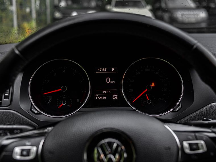 Volkswagen Jetta 2016 года, 172 681 км - вид 5