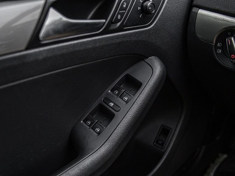 Volkswagen Jetta 2016 года, 172 681 км - вид 10