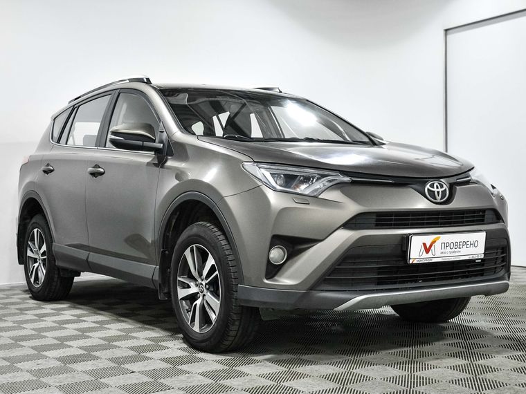 Toyota RAV4 2018 года, 231 640 км - вид 3