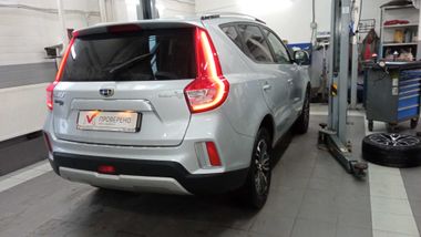 Geely Emgrand X7 2020 года, 69 892 км - вид 3