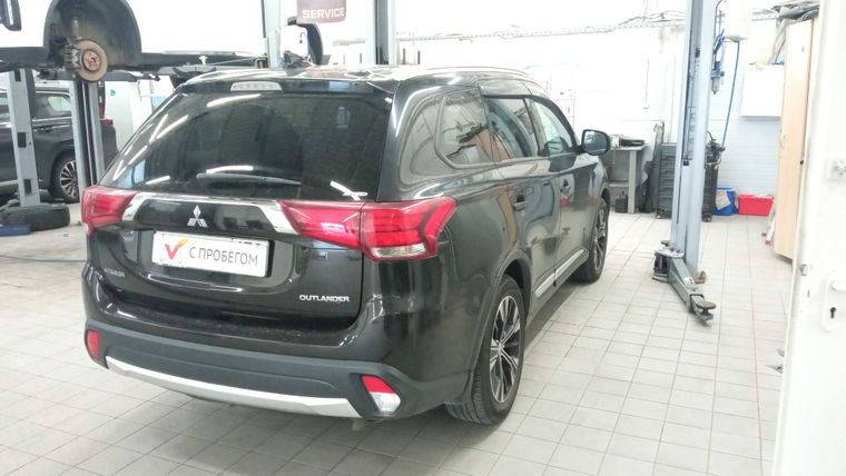 Mitsubishi Outlander 2017 года, 124 679 км - вид 3