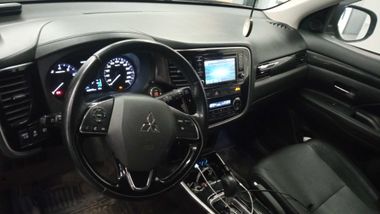Mitsubishi Outlander 2017 года, 124 679 км - вид 5